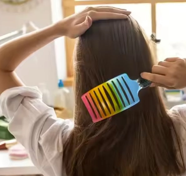 BROSSE A CHEVEUX - CurvedBrush™